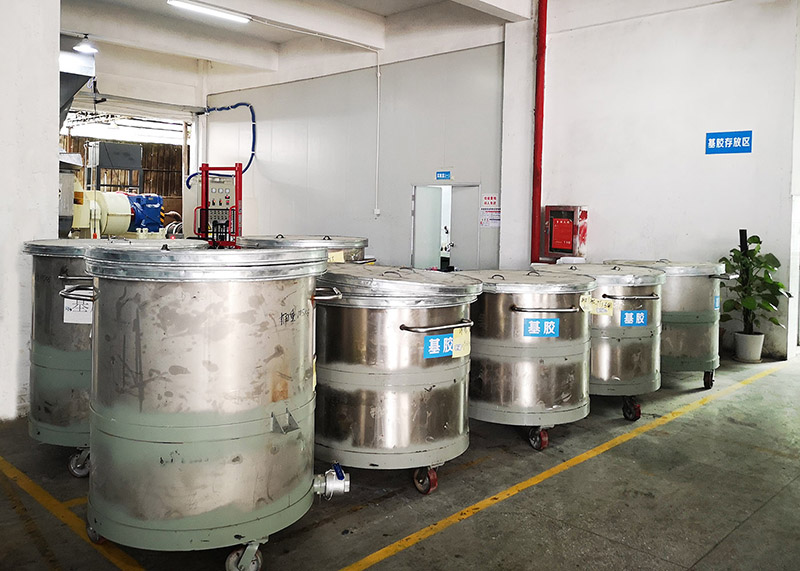 如何選擇靠譜的液體硅膠廠家？這些要點需牢記